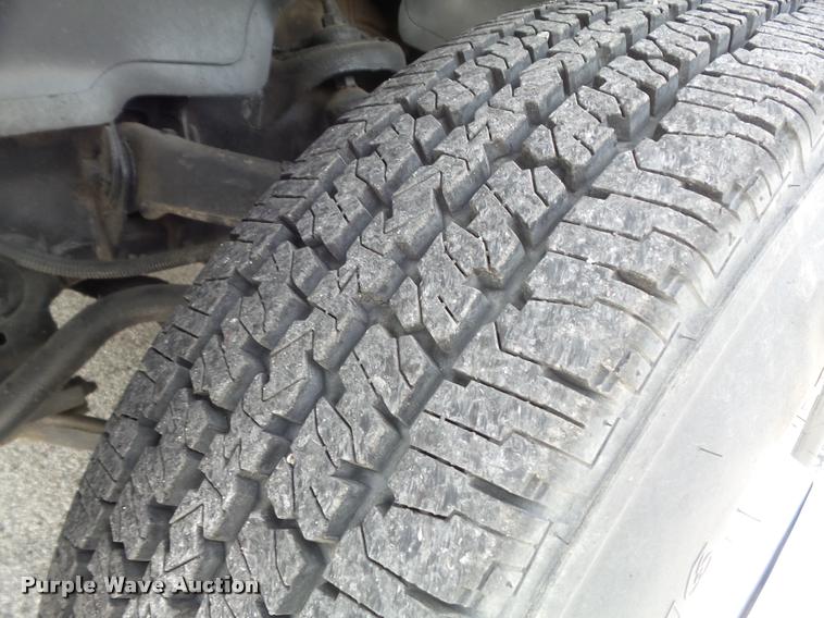 image for item K7613 2003 Chevrolet Silverado 3500 Crew Cab dump flatbed pickup truck