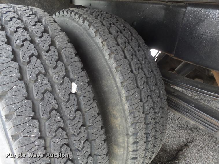 image for item K7613 2003 Chevrolet Silverado 3500 Crew Cab dump flatbed pickup truck