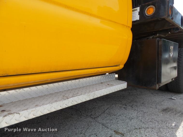 image for item K7613 2003 Chevrolet Silverado 3500 Crew Cab dump flatbed pickup truck