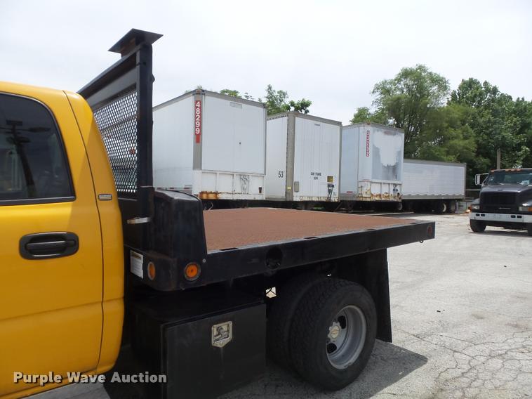 image for item K7613 2003 Chevrolet Silverado 3500 Crew Cab dump flatbed pickup truck