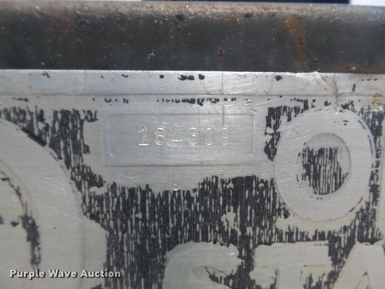 image for item K7613 2003 Chevrolet Silverado 3500 Crew Cab dump flatbed pickup truck