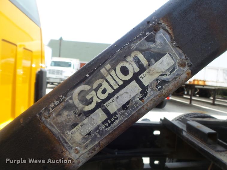 image for item K7613 2003 Chevrolet Silverado 3500 Crew Cab dump flatbed pickup truck