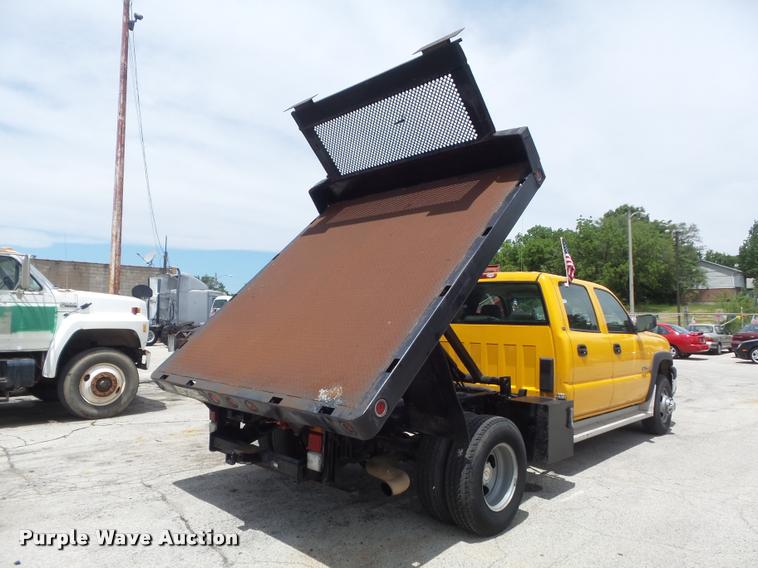 image for item K7613 2003 Chevrolet Silverado 3500 Crew Cab dump flatbed pickup truck