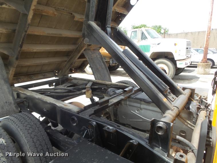 image for item K7613 2003 Chevrolet Silverado 3500 Crew Cab dump flatbed pickup truck