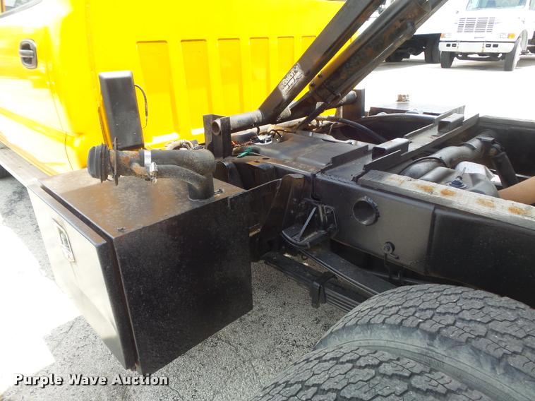 image for item K7613 2003 Chevrolet Silverado 3500 Crew Cab dump flatbed pickup truck