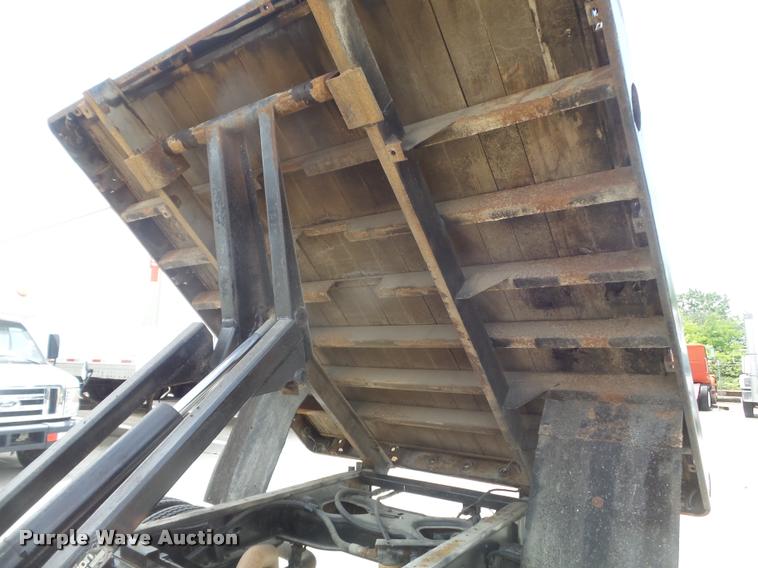 image for item K7613 2003 Chevrolet Silverado 3500 Crew Cab dump flatbed pickup truck