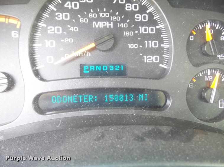 image for item K7613 2003 Chevrolet Silverado 3500 Crew Cab dump flatbed pickup truck