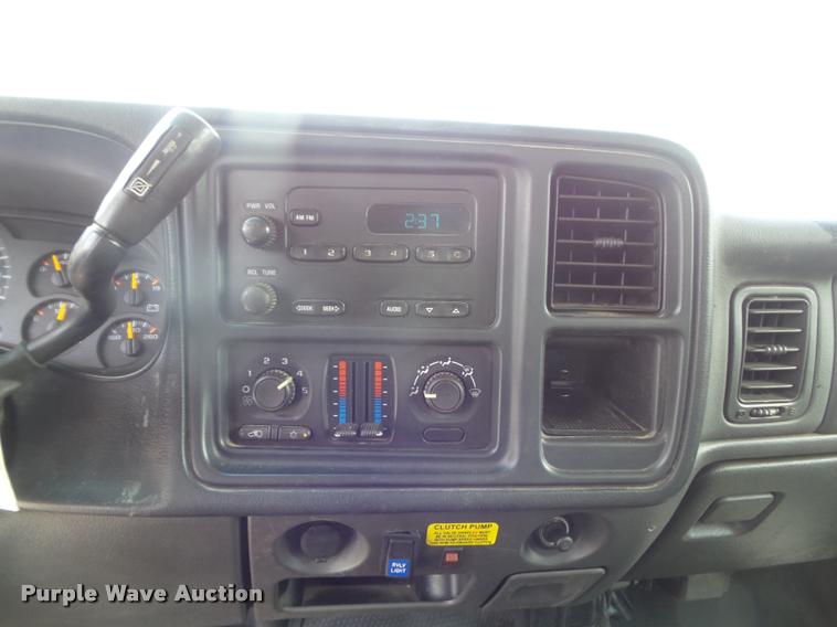 image for item K7613 2003 Chevrolet Silverado 3500 Crew Cab dump flatbed pickup truck