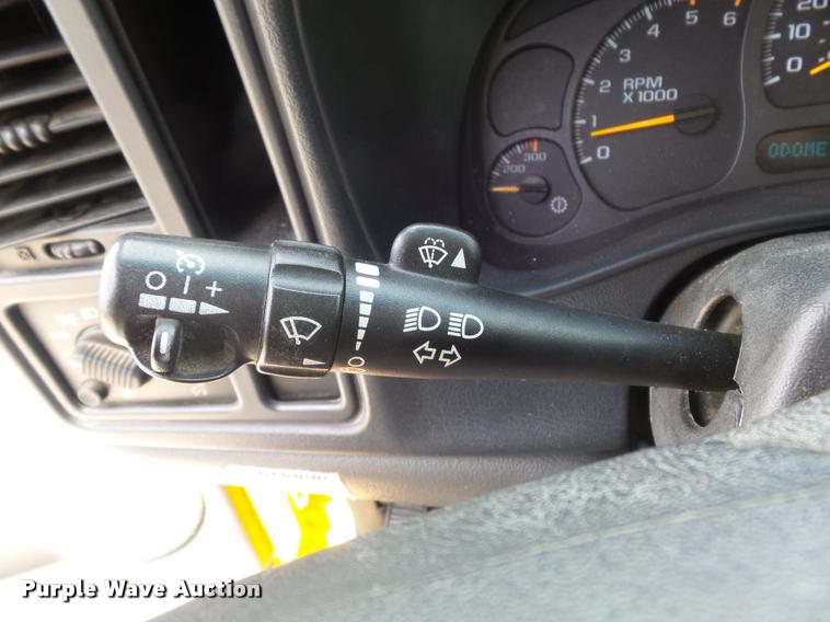 image for item K7613 2003 Chevrolet Silverado 3500 Crew Cab dump flatbed pickup truck