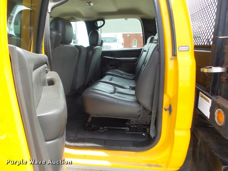 image for item K7613 2003 Chevrolet Silverado 3500 Crew Cab dump flatbed pickup truck