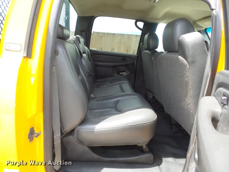 image for item K7613 2003 Chevrolet Silverado 3500 Crew Cab dump flatbed pickup truck