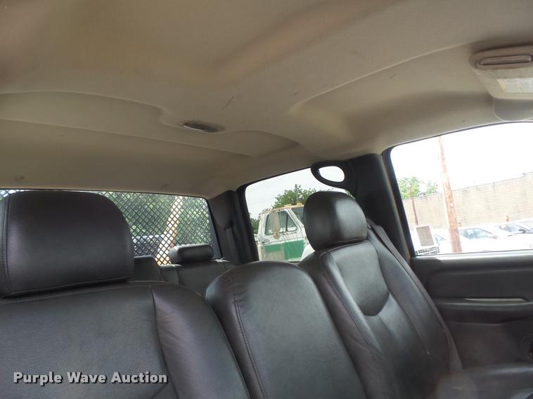 image for item K7613 2003 Chevrolet Silverado 3500 Crew Cab dump flatbed pickup truck