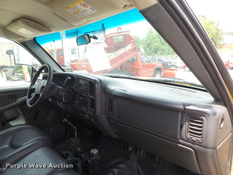 image for item K7613 2003 Chevrolet Silverado 3500 Crew Cab dump flatbed pickup truck