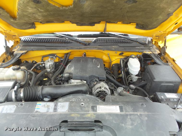 image for item K7613 2003 Chevrolet Silverado 3500 Crew Cab dump flatbed pickup truck