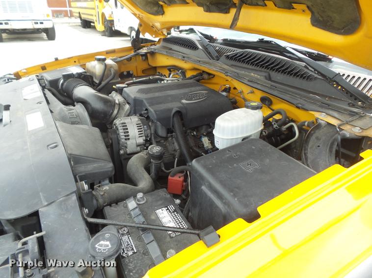 image for item K7613 2003 Chevrolet Silverado 3500 Crew Cab dump flatbed pickup truck