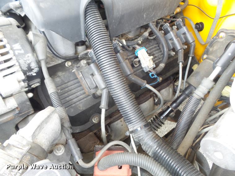 image for item K7613 2003 Chevrolet Silverado 3500 Crew Cab dump flatbed pickup truck