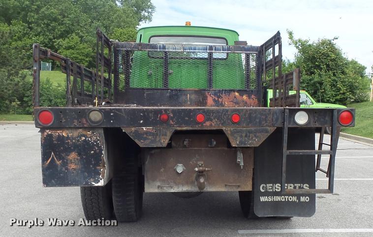 image for item K7624 1989 Ford L8000 flatbed truck