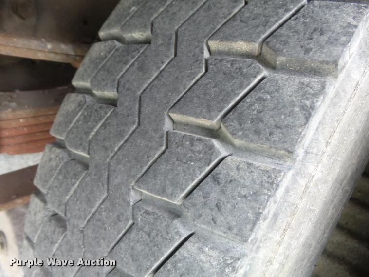 image for item K7624 1989 Ford L8000 flatbed truck