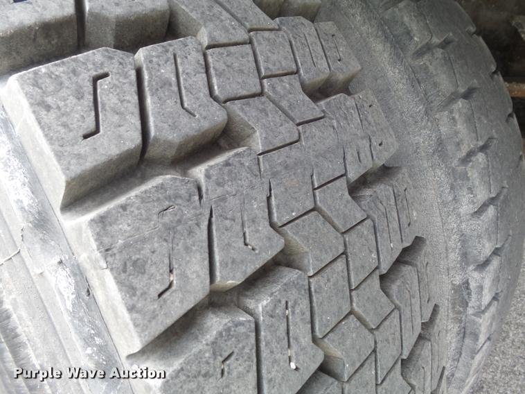 image for item K7624 1989 Ford L8000 flatbed truck