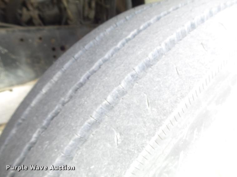 image for item K7624 1989 Ford L8000 flatbed truck