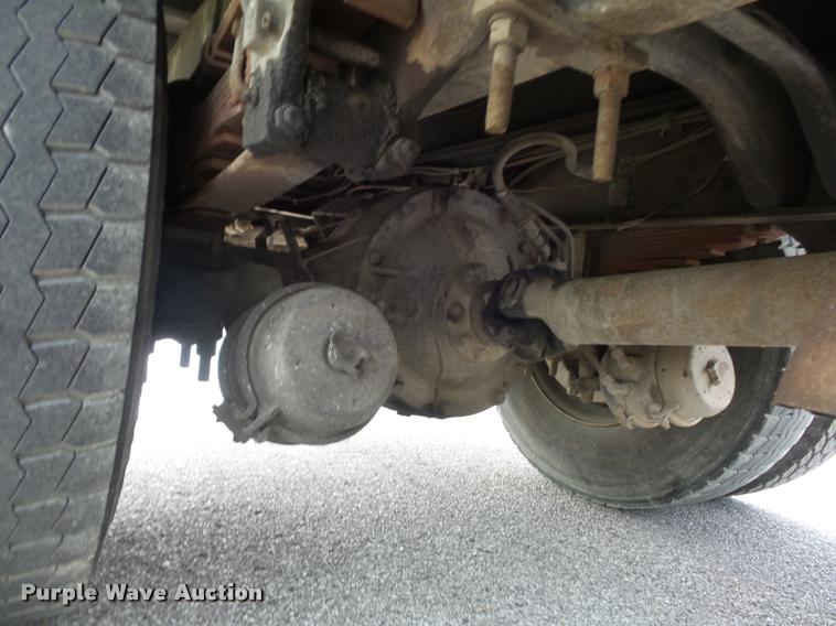 image for item K7624 1989 Ford L8000 flatbed truck