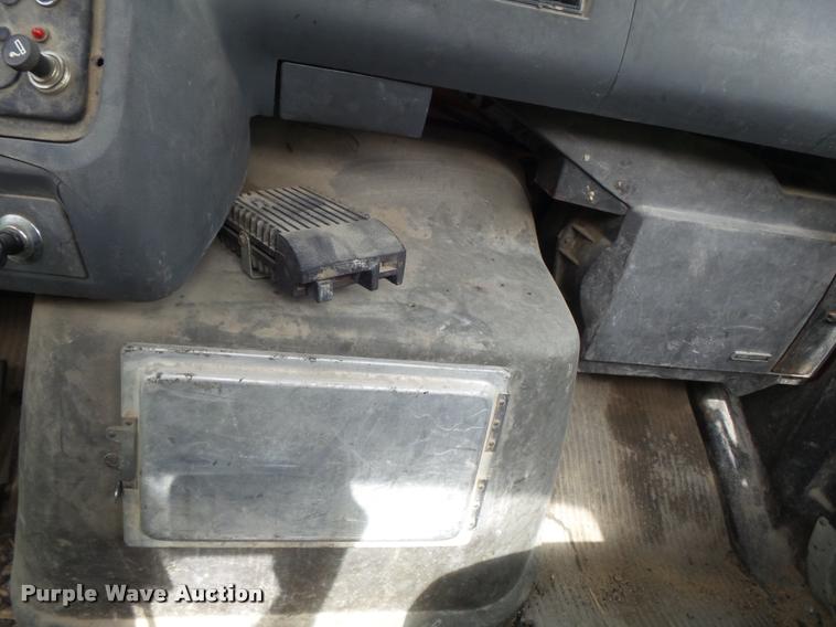 image for item K7624 1989 Ford L8000 flatbed truck