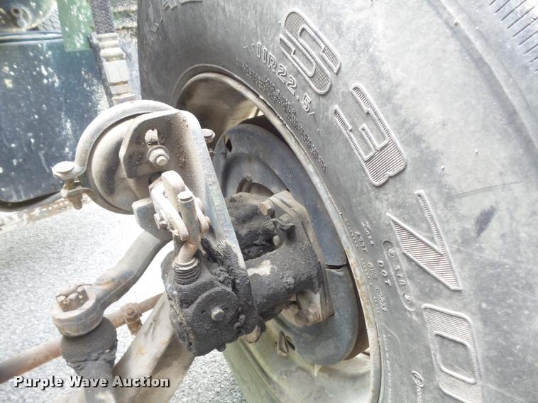 image for item K7624 1989 Ford L8000 flatbed truck