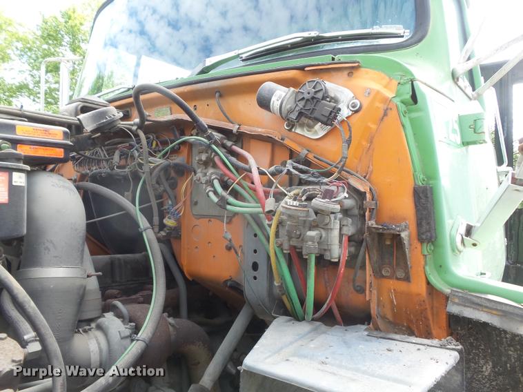 image for item K7624 1989 Ford L8000 flatbed truck