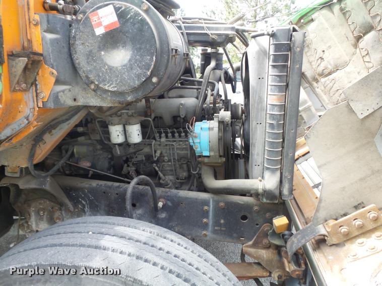 image for item K7624 1989 Ford L8000 flatbed truck