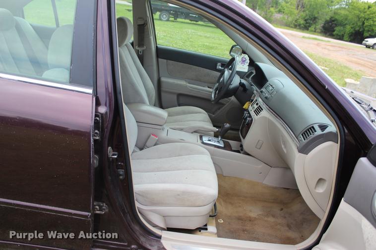 image for item L1980 2006 Hyundai Sonata