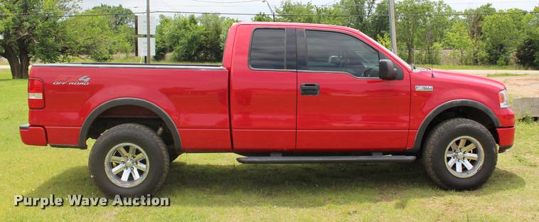 image for item L1981 2004 Ford F150 FX4 SuperCab pickup truck