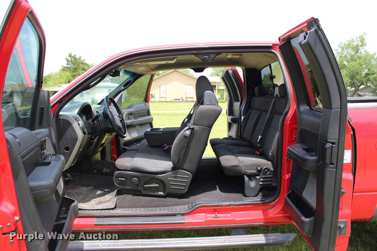 image for item L1981 2004 Ford F150 FX4 SuperCab pickup truck