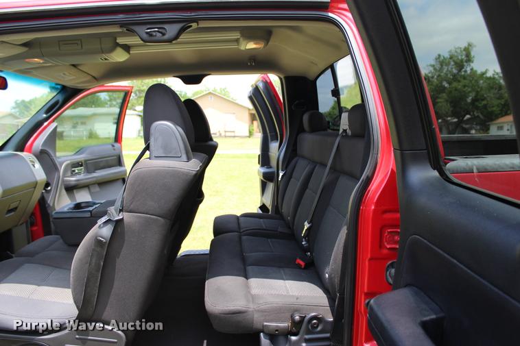 image for item L1981 2004 Ford F150 FX4 SuperCab pickup truck