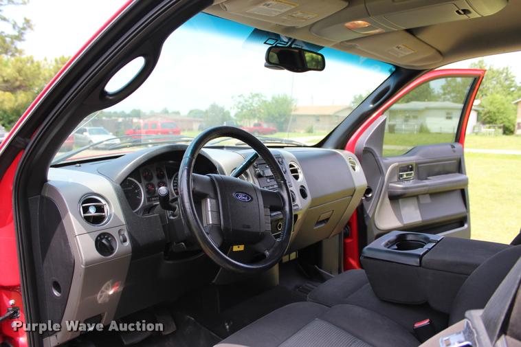 image for item L1981 2004 Ford F150 FX4 SuperCab pickup truck