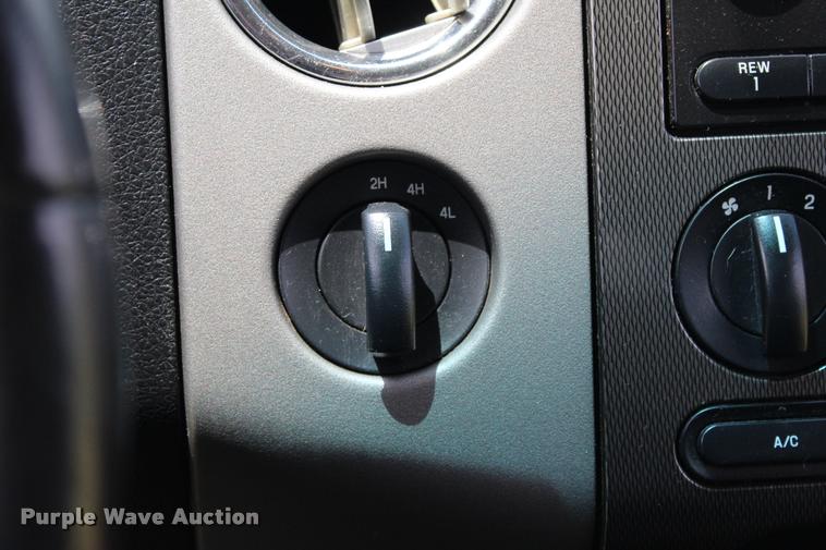 image for item L1981 2004 Ford F150 FX4 SuperCab pickup truck