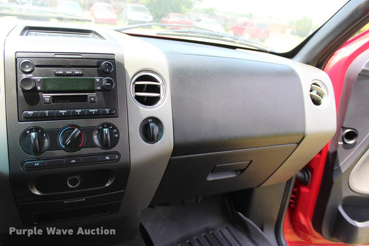 image for item L1981 2004 Ford F150 FX4 SuperCab pickup truck