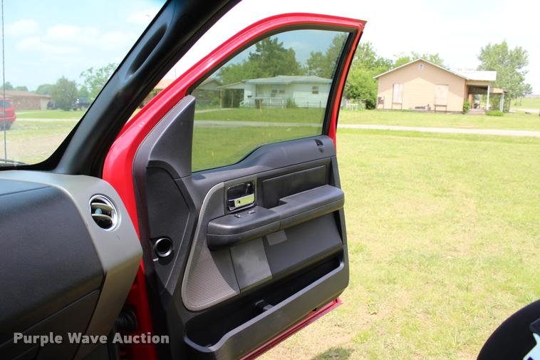 image for item L1981 2004 Ford F150 FX4 SuperCab pickup truck