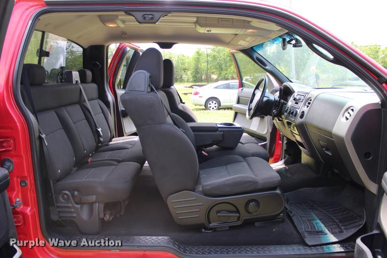 image for item L1981 2004 Ford F150 FX4 SuperCab pickup truck