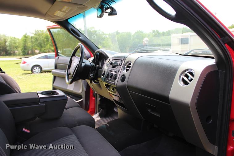 image for item L1981 2004 Ford F150 FX4 SuperCab pickup truck