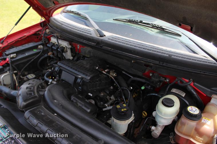 image for item L1981 2004 Ford F150 FX4 SuperCab pickup truck