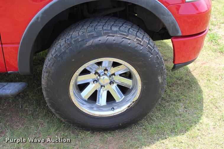 image for item L1981 2004 Ford F150 FX4 SuperCab pickup truck