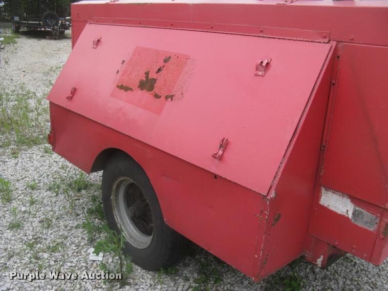 image for item L2335 1979 Joy air compressor