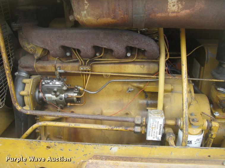 image for item L2335 1979 Joy air compressor