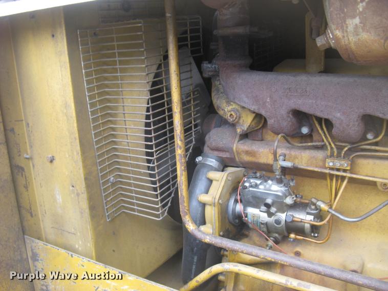 image for item L2335 1979 Joy air compressor
