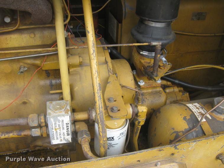 image for item L2335 1979 Joy air compressor