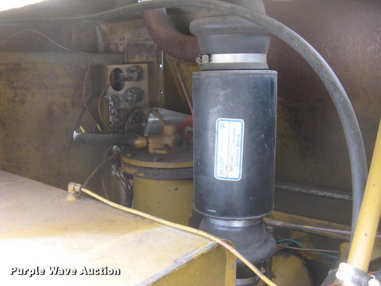 image for item L2335 1979 Joy air compressor