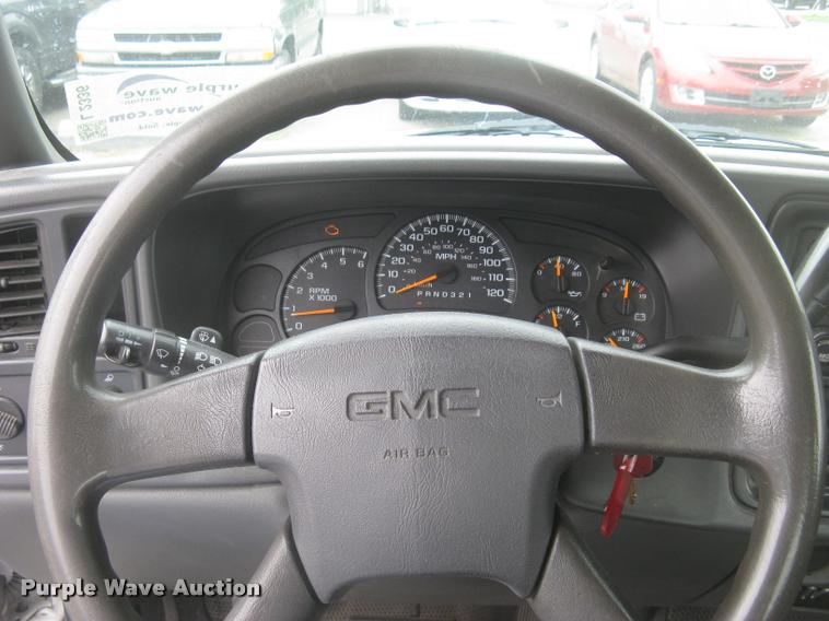 image for item L2336 2007 GMC Sierra Classic 1500 Ext. Cab pickup truck