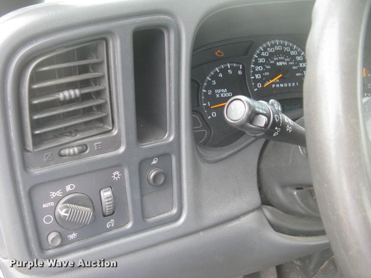 image for item L2336 2007 GMC Sierra Classic 1500 Ext. Cab pickup truck