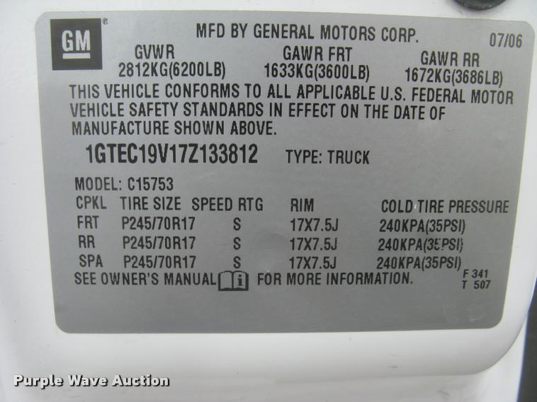 image for item L2336 2007 GMC Sierra Classic 1500 Ext. Cab pickup truck