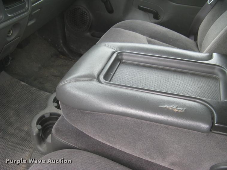 image for item L2336 2007 GMC Sierra Classic 1500 Ext. Cab pickup truck